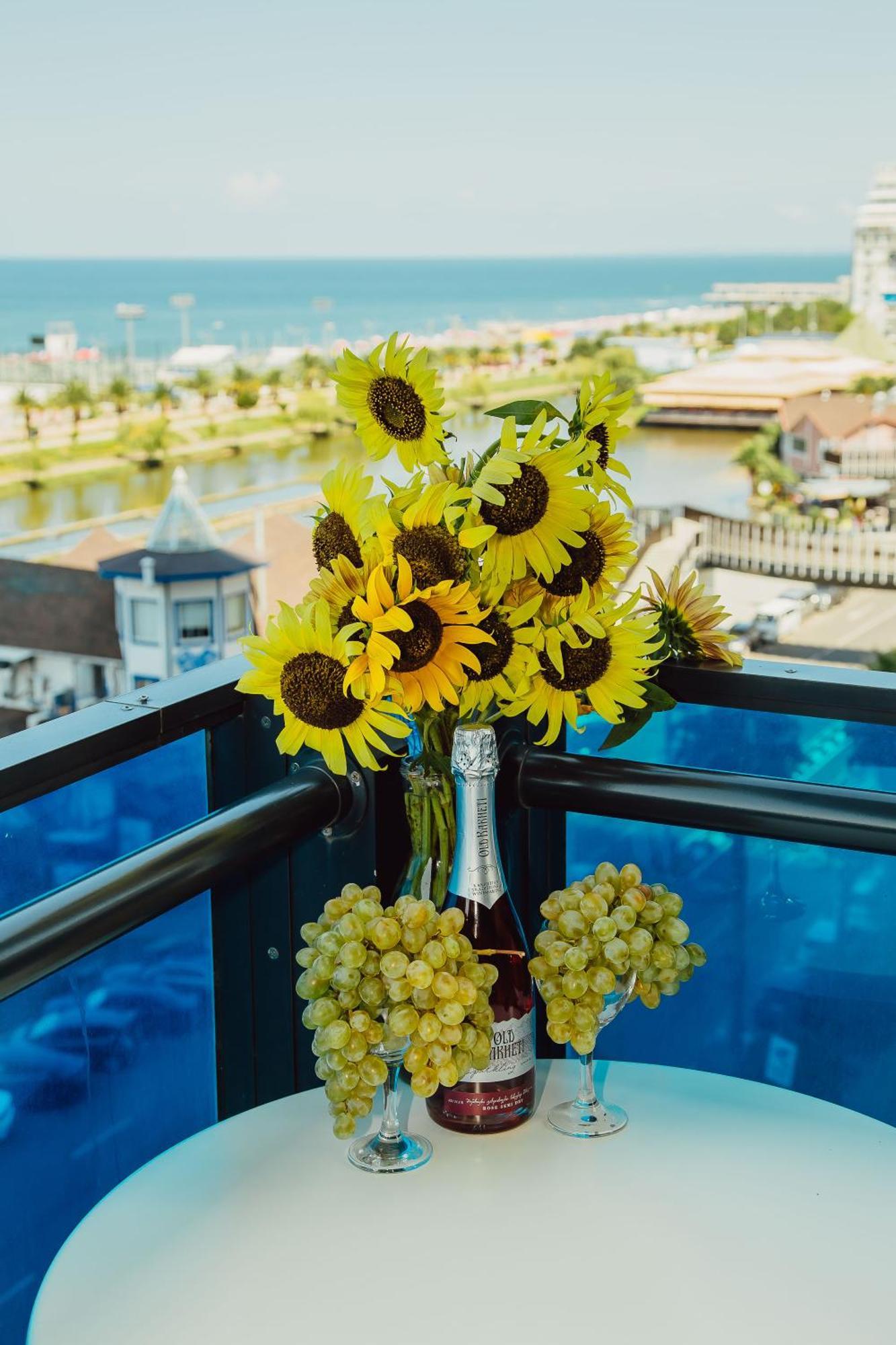 Orbi City Sea View Batumi Exterior foto